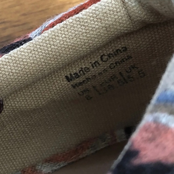 Call It Spring JCPenney Multicolor Tribal Print Fabric Slide On Sneakers Sz. 8 - Picture 7 of 7